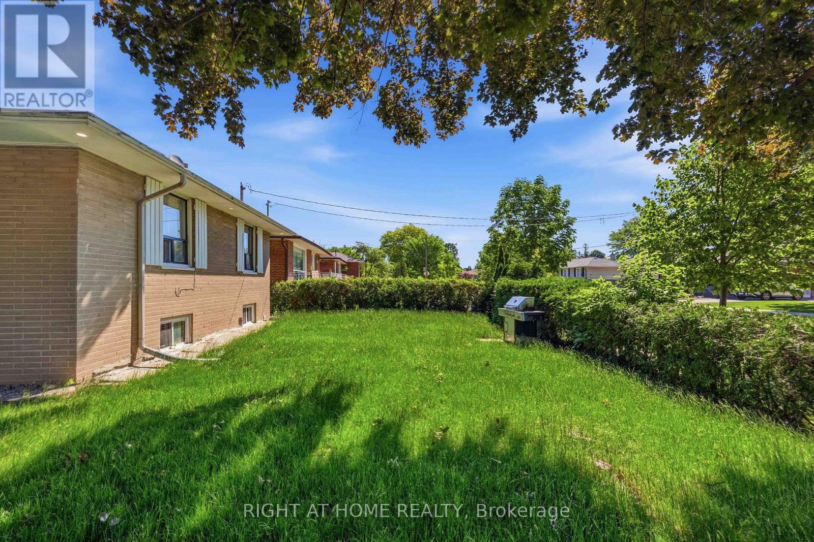 1 Mozart Avenue, Toronto, Ontario  M1K 2V8 - Photo 40 - E13488284
