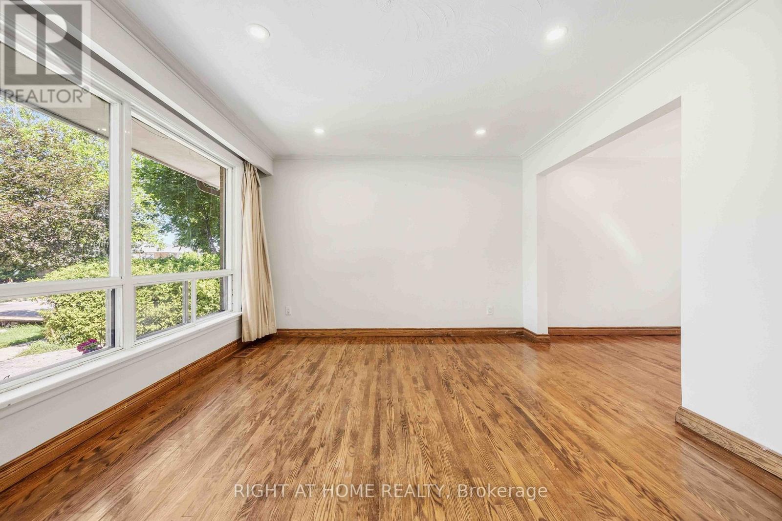1 Mozart Avenue, Toronto, Ontario  M1K 2V8 - Photo 5 - E13488284