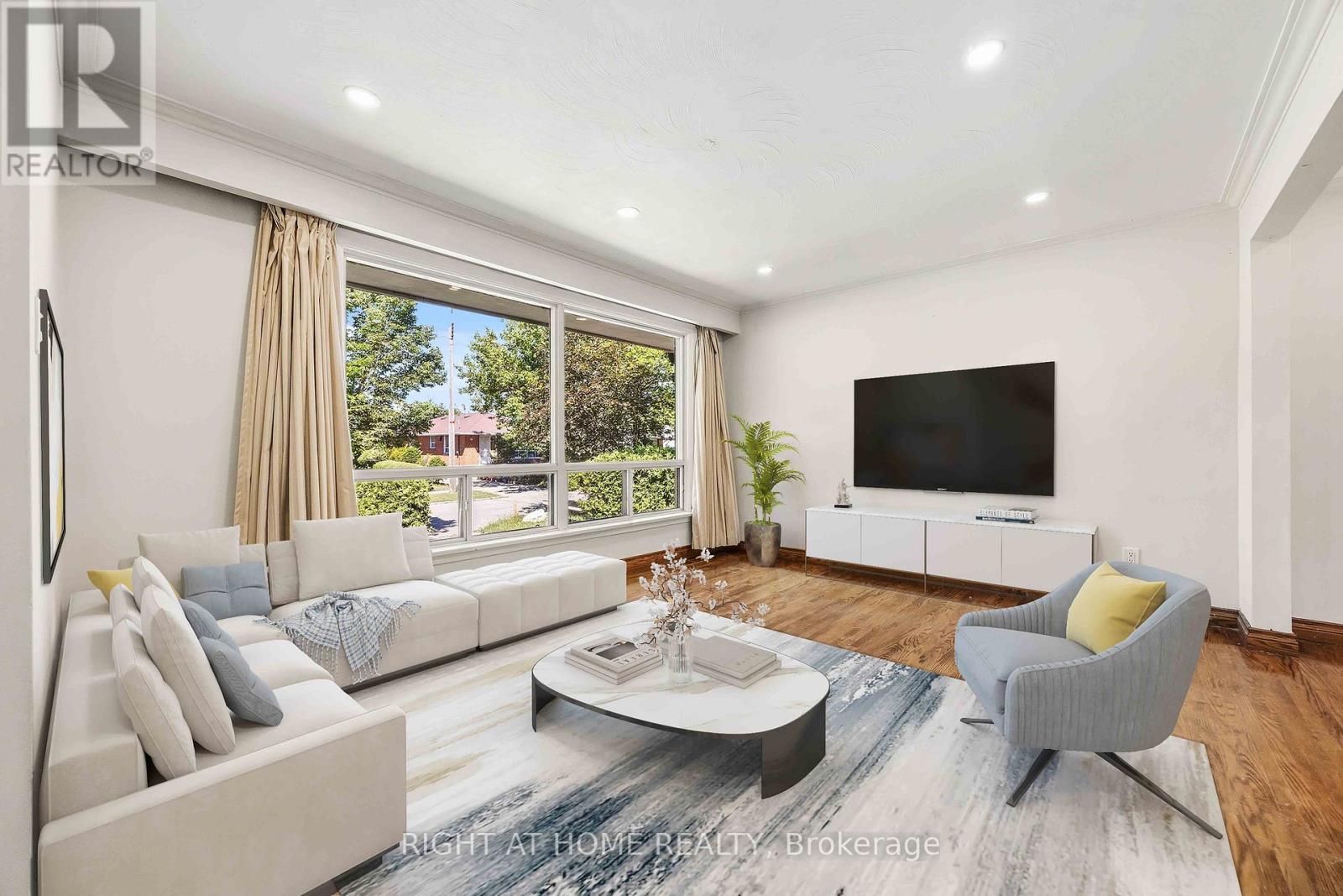 1 Mozart Avenue, Toronto, Ontario  M1K 2V8 - Photo 7 - E13488284