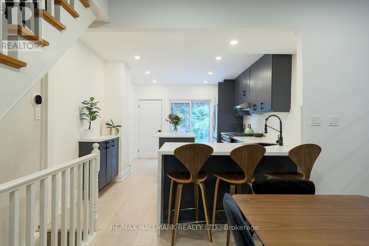 35 Dingwall Avenue, Toronto, Ontario  M4J 1C4 - Photo 11 - E13488392