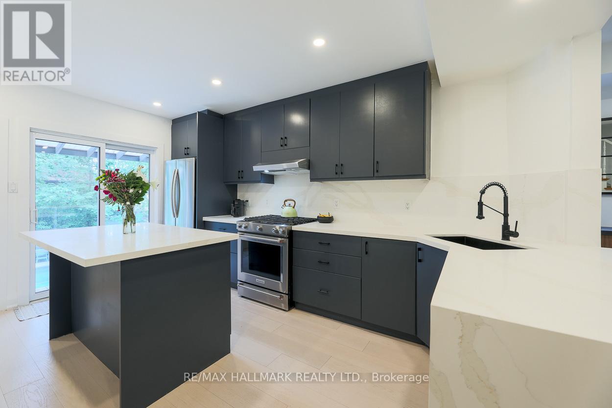 35 Dingwall Avenue, Toronto, Ontario  M4J 1C4 - Photo 13 - E13488392