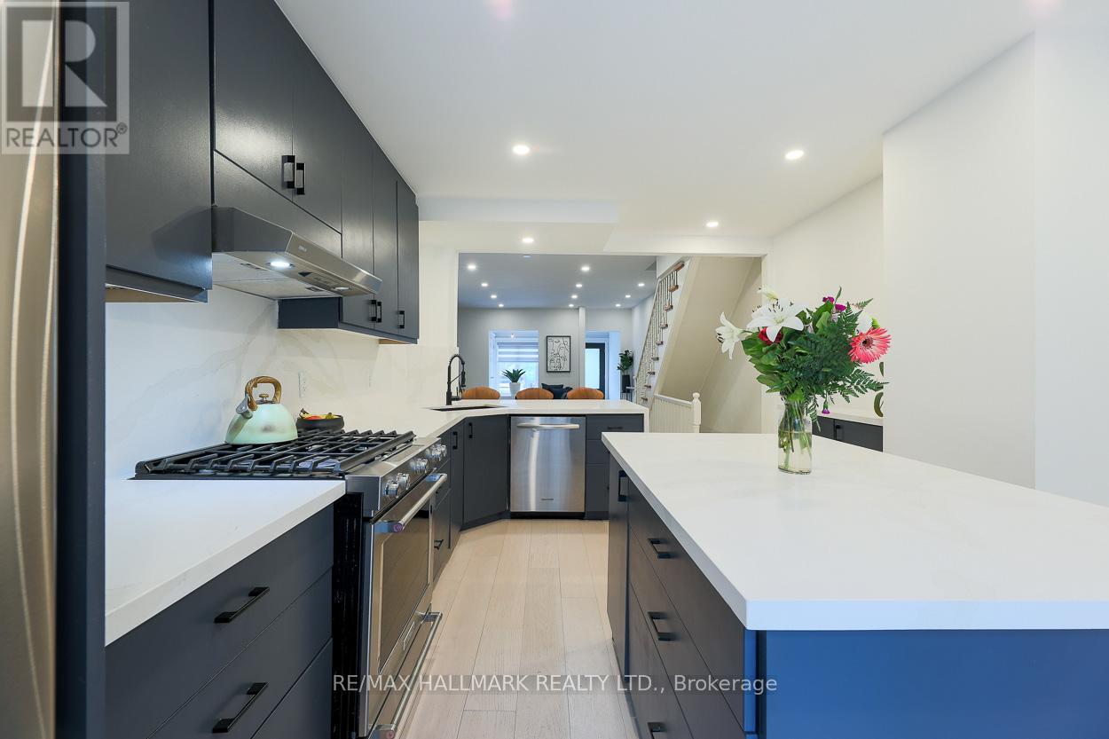35 Dingwall Avenue, Toronto, Ontario  M4J 1C4 - Photo 14 - E13488392
