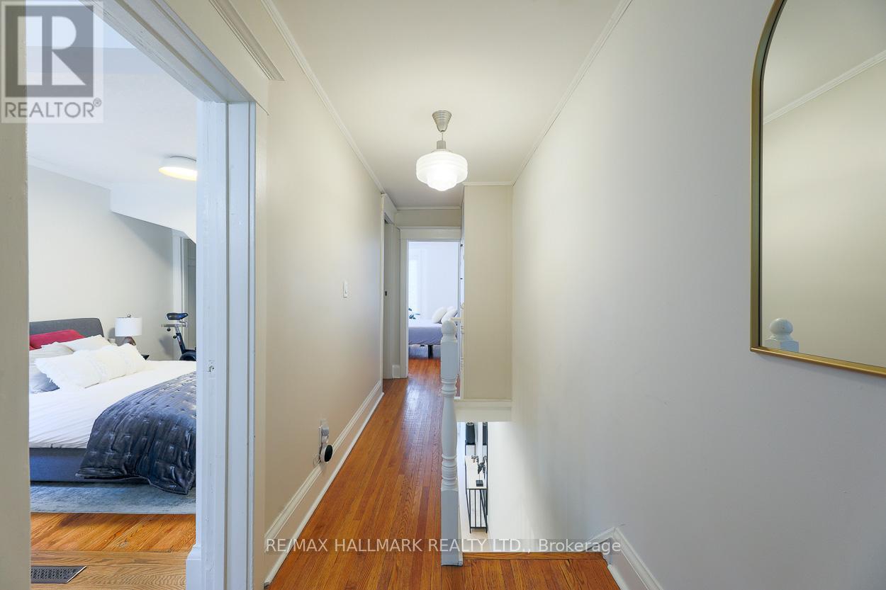 35 Dingwall Avenue, Toronto, Ontario  M4J 1C4 - Photo 15 - E13488392