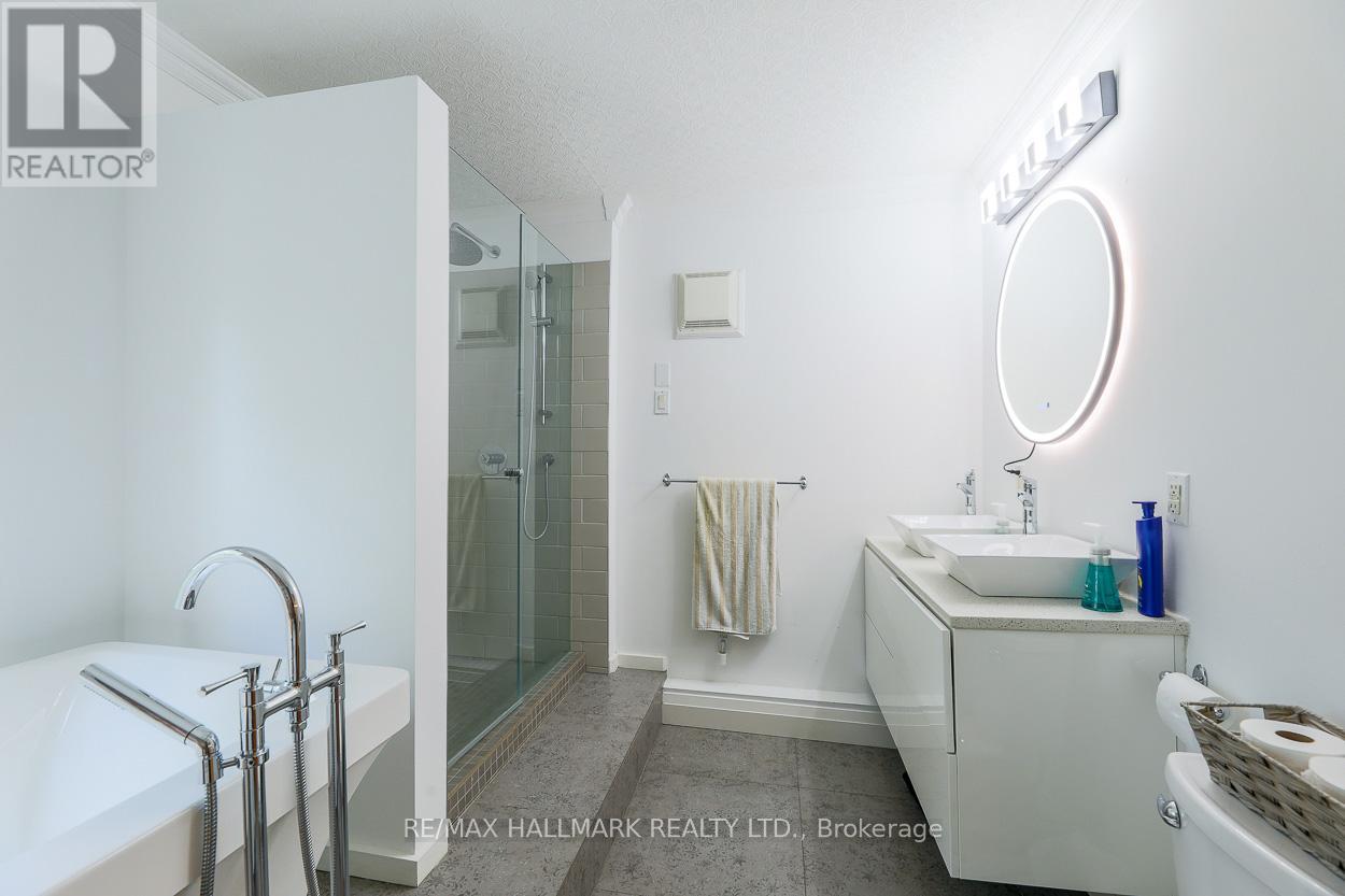 35 Dingwall Avenue, Toronto, Ontario  M4J 1C4 - Photo 22 - E13488392