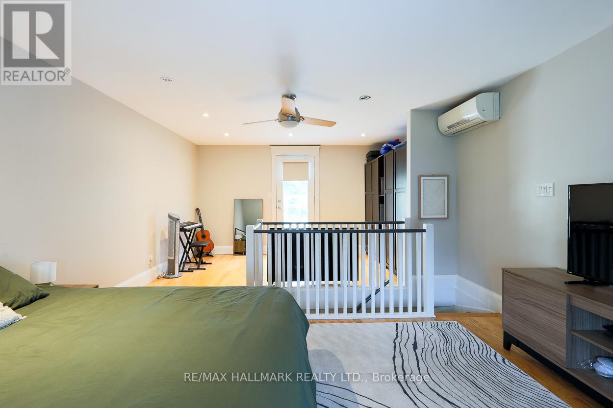 35 Dingwall Avenue, Toronto, Ontario  M4J 1C4 - Photo 25 - E13488392