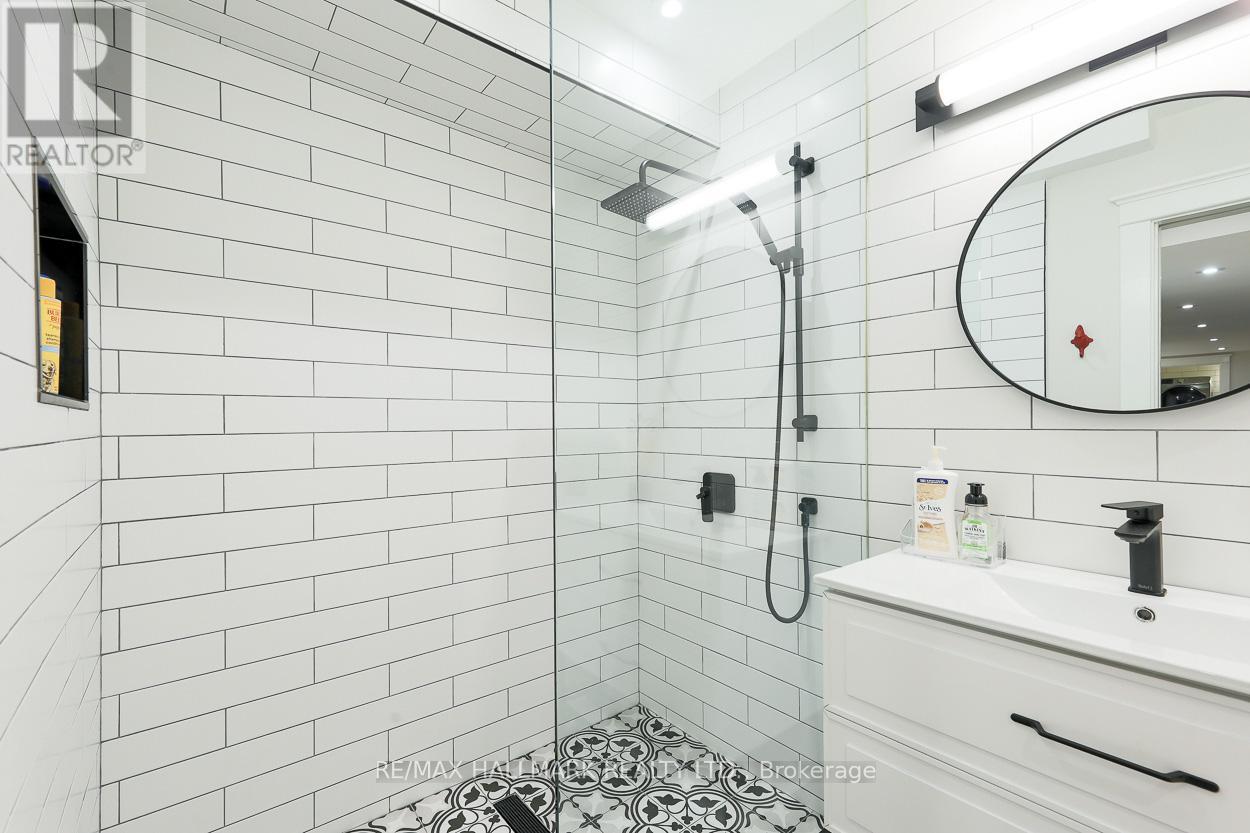35 Dingwall Avenue, Toronto, Ontario  M4J 1C4 - Photo 33 - E13488392