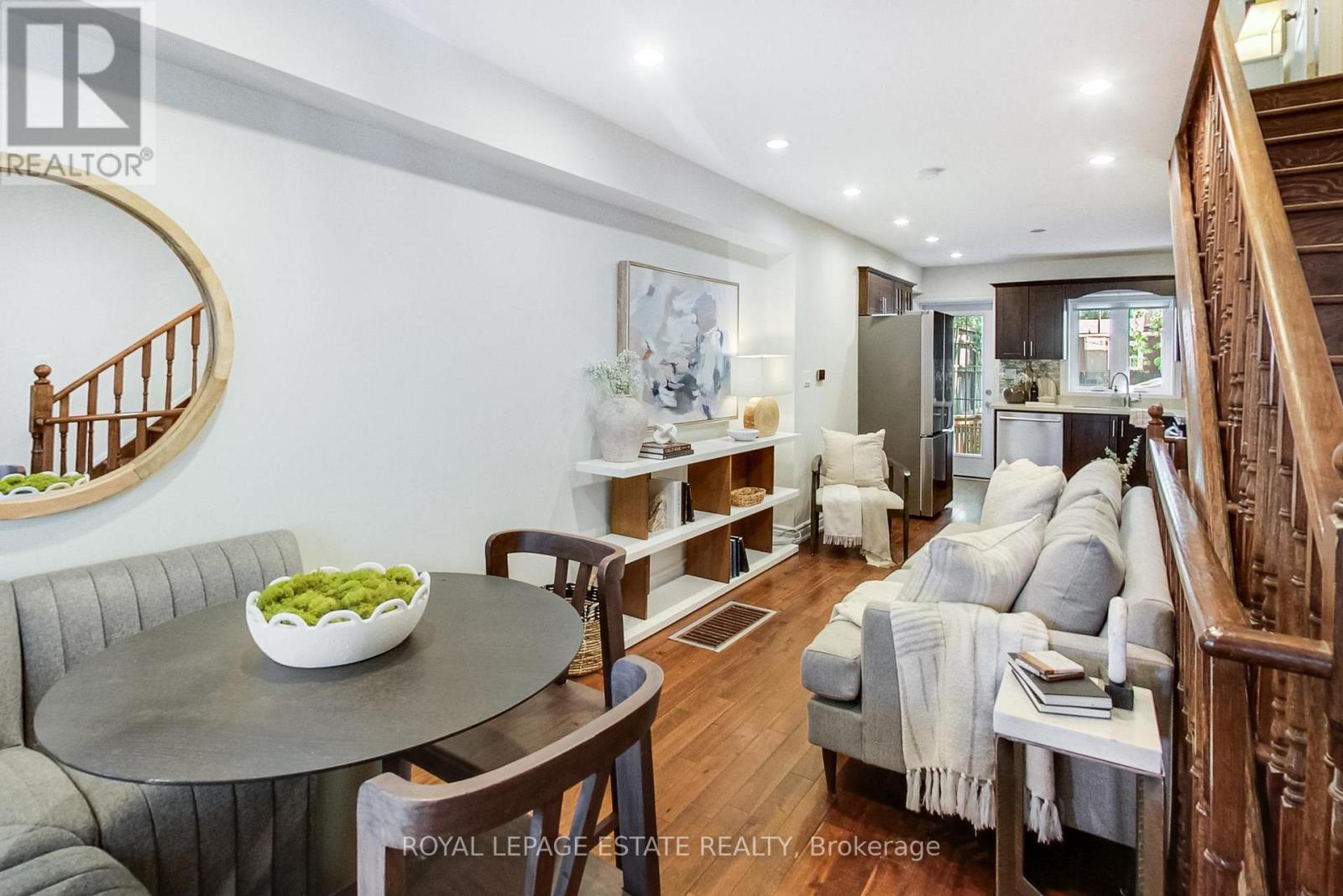 739 Craven Road, Toronto, Ontario  M4L 2Z7 - Photo 5 - E13488408