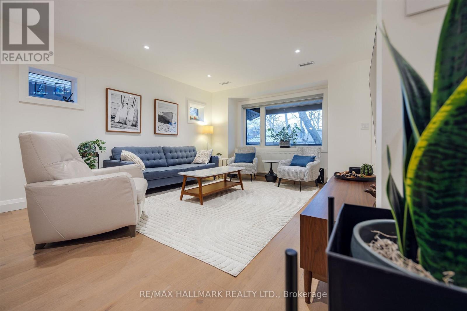 201 - 22 Glen Manor Drive, Toronto, Ontario  M4E 2X2 - Photo 2 - E13488424