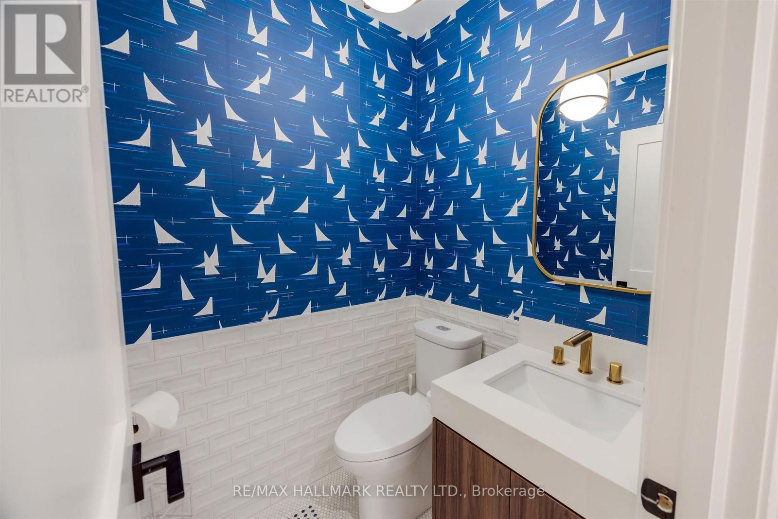 201 - 22 Glen Manor Drive, Toronto, Ontario  M4E 2X2 - Photo 20 - E13488424