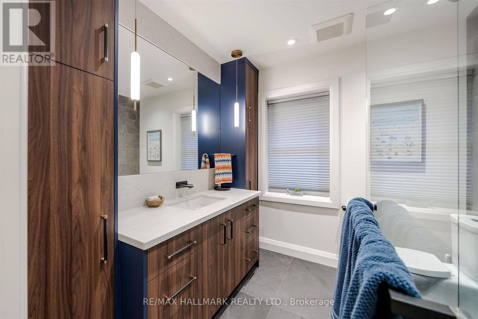 201 - 22 Glen Manor Drive, Toronto, Ontario  M4E 2X2 - Photo 25 - E13488424