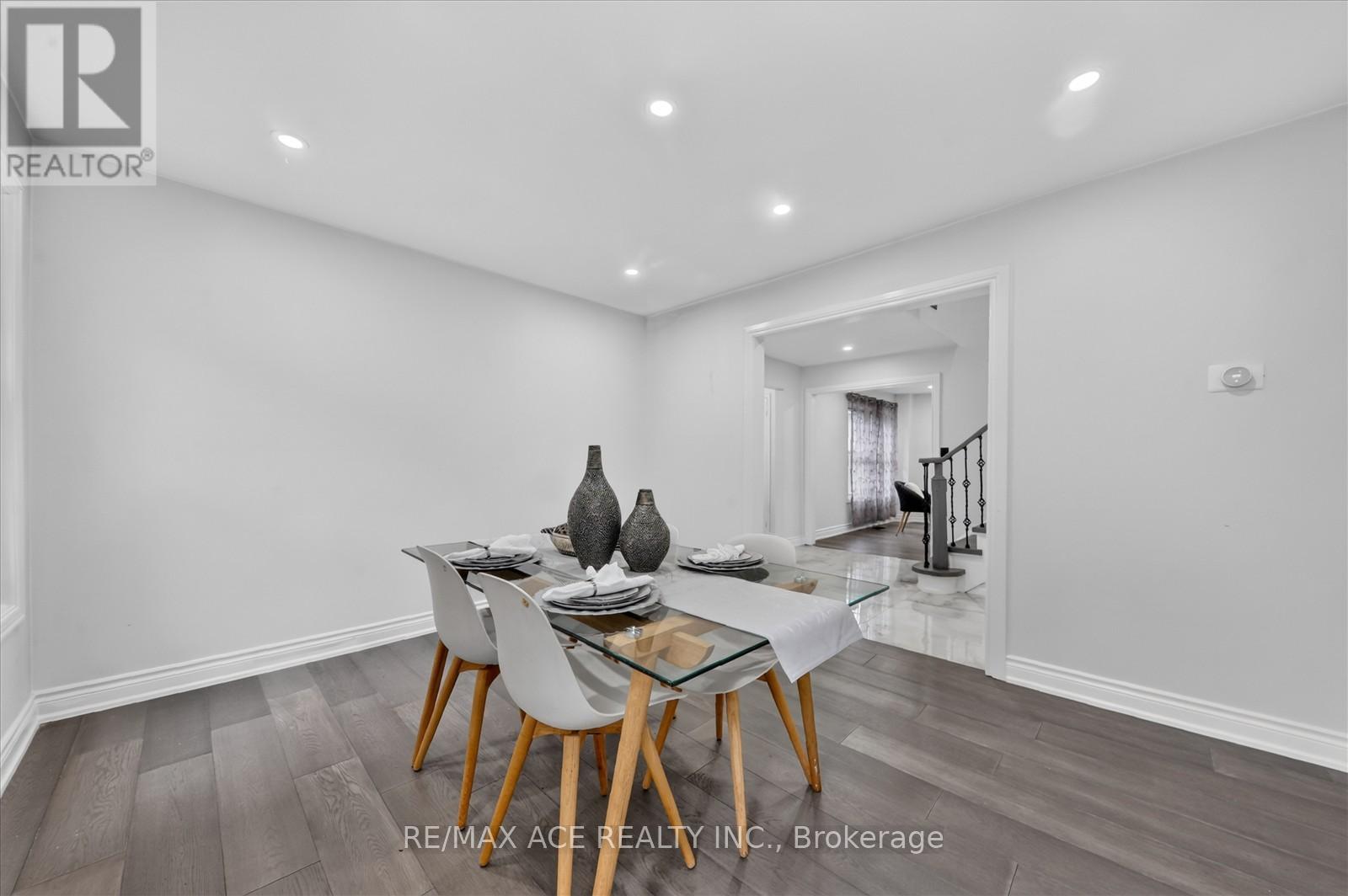 4 Beaumont Drive, Ajax, Ontario  L1T 1R9 - Photo 20 - E13488708