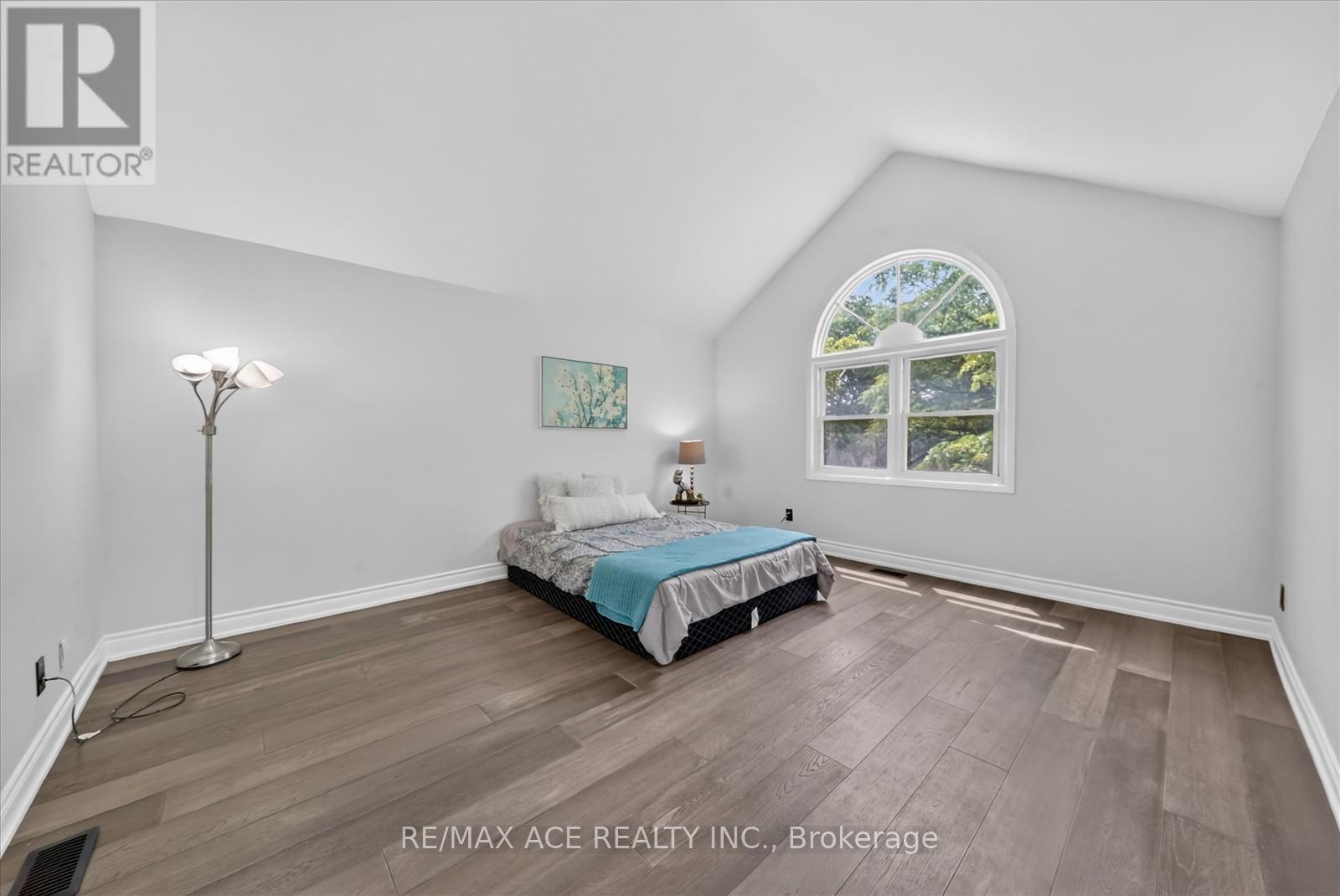 4 Beaumont Drive, Ajax, Ontario  L1T 1R9 - Photo 25 - E13488708