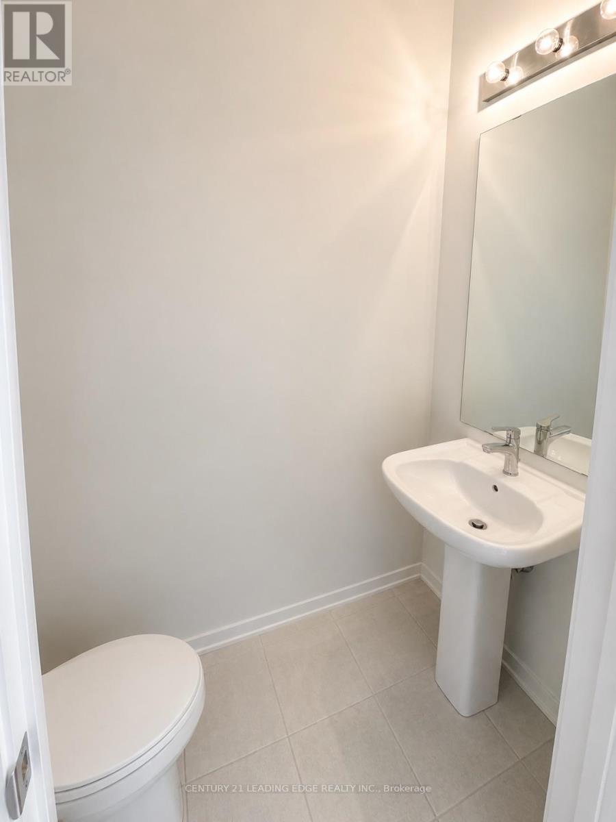 729 Heathrow Path, Oshawa, Ontario  L1H 7K5 - Photo 3 - E13488816