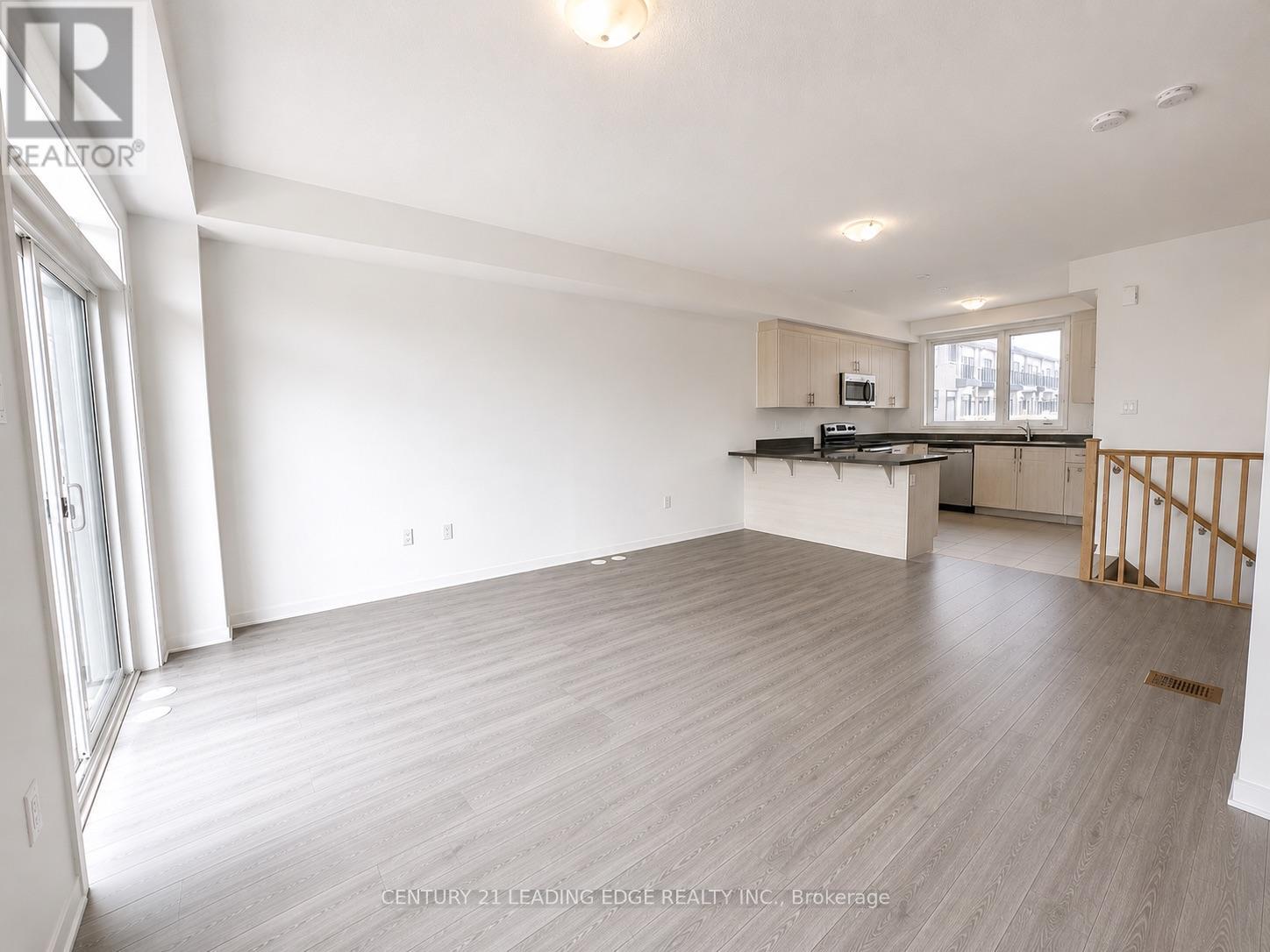 729 Heathrow Path, Oshawa, Ontario  L1H 7K5 - Photo 5 - E13488816