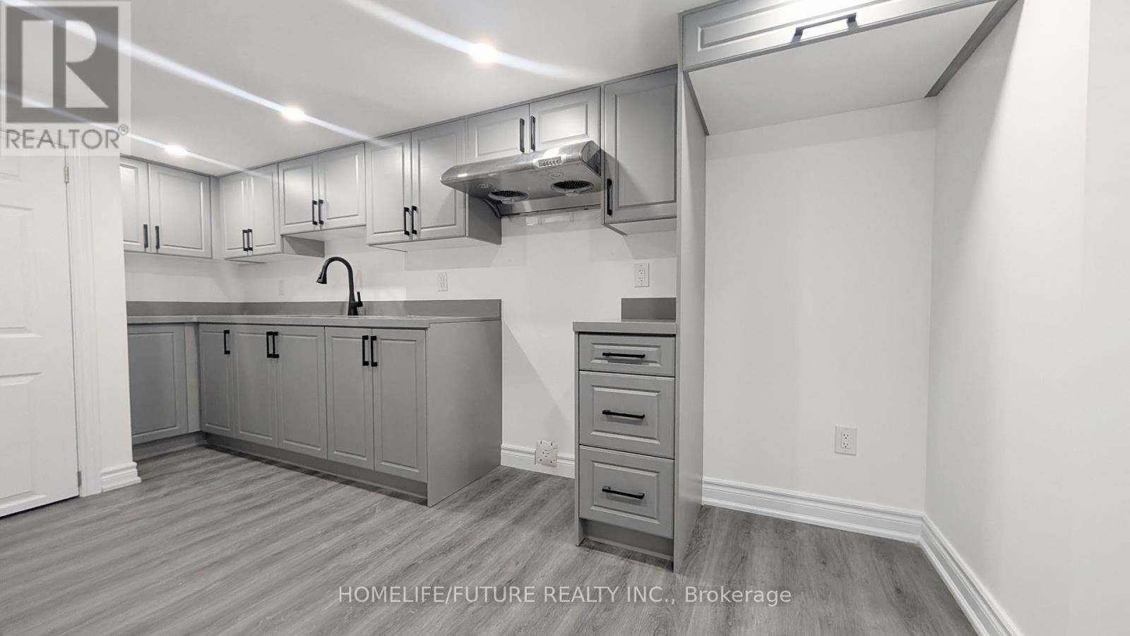 Bsmt - 43 Buena Vista Avenue, Toronto, Ontario  M1S 1J3 - Photo 3 - E13489012