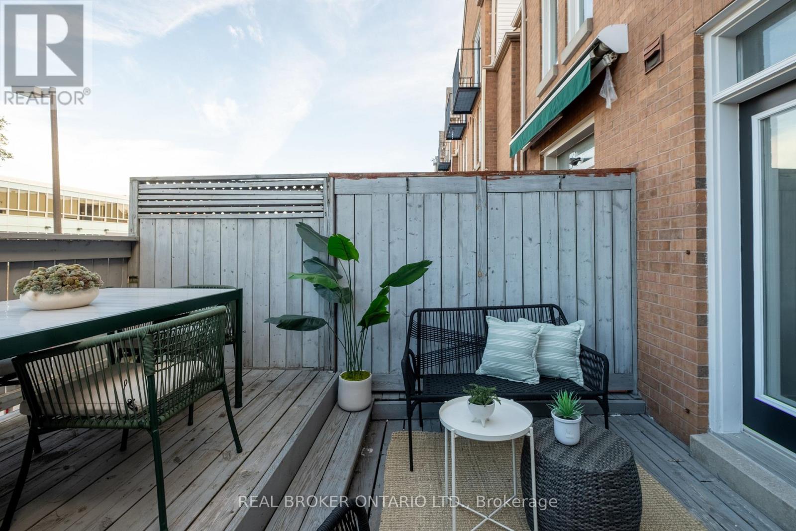 12 East York Avenue, Toronto, Ontario  M4K 3Z9 - Photo 10 - E13489076