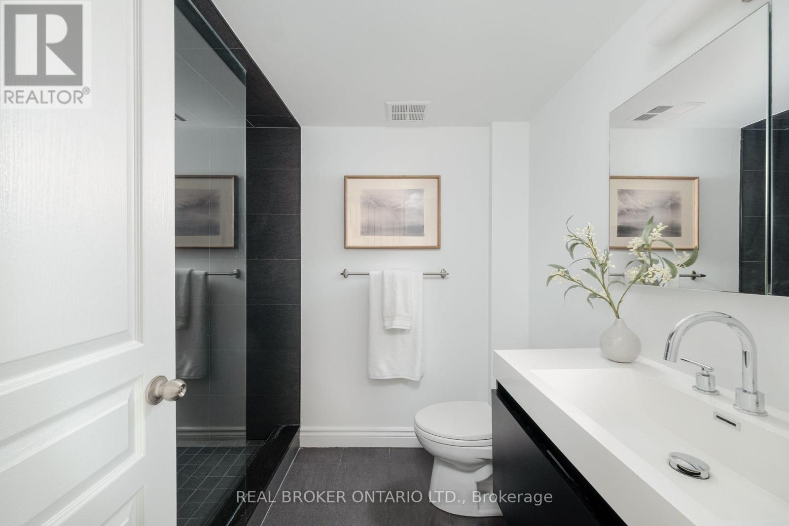 12 East York Avenue, Toronto, Ontario  M4K 3Z9 - Photo 13 - E13489076