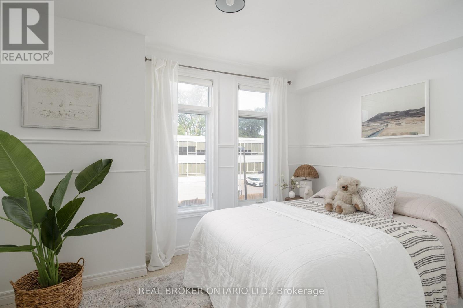 12 East York Avenue, Toronto, Ontario  M4K 3Z9 - Photo 15 - E13489076