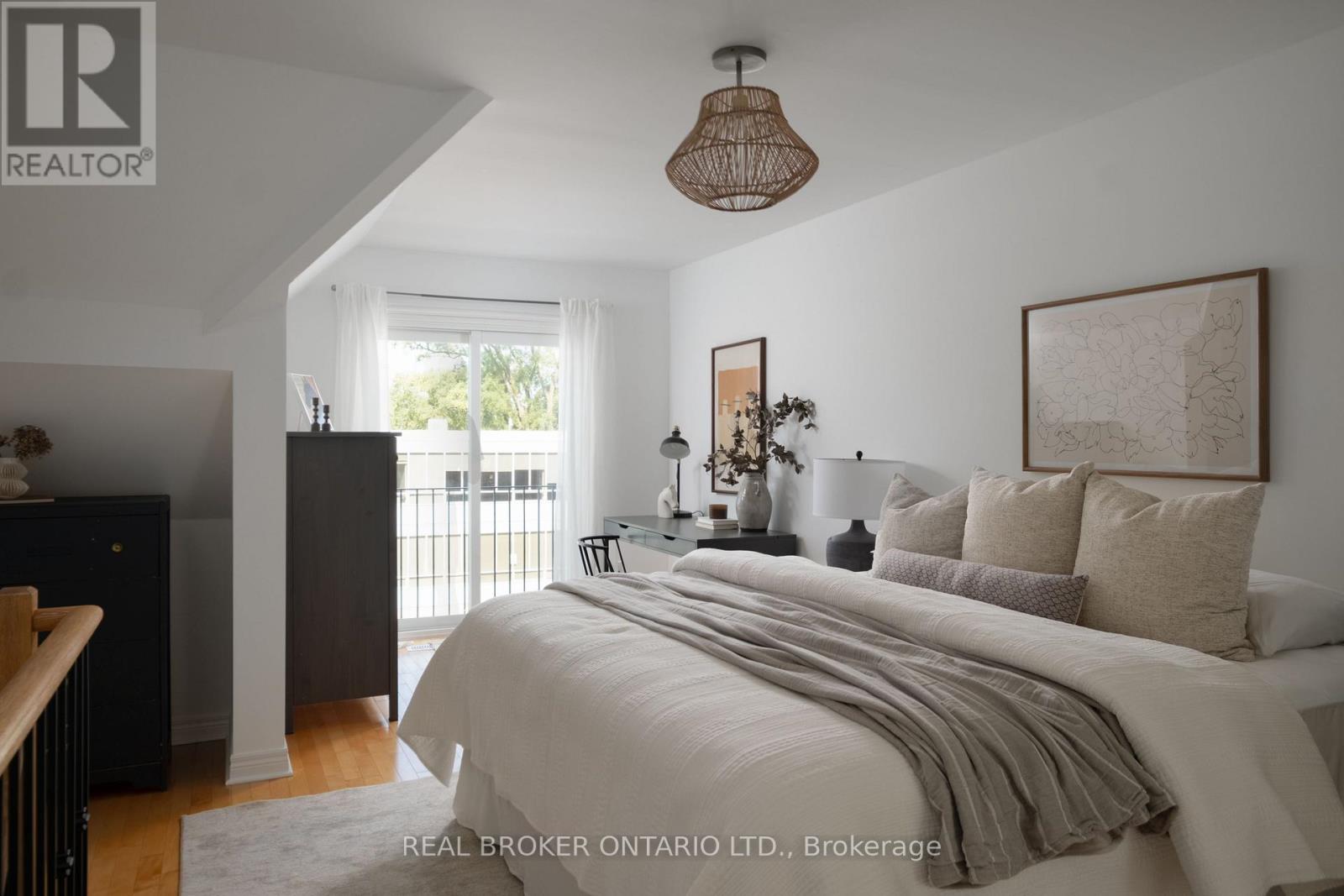 12 East York Avenue, Toronto, Ontario  M4K 3Z9 - Photo 16 - E13489076
