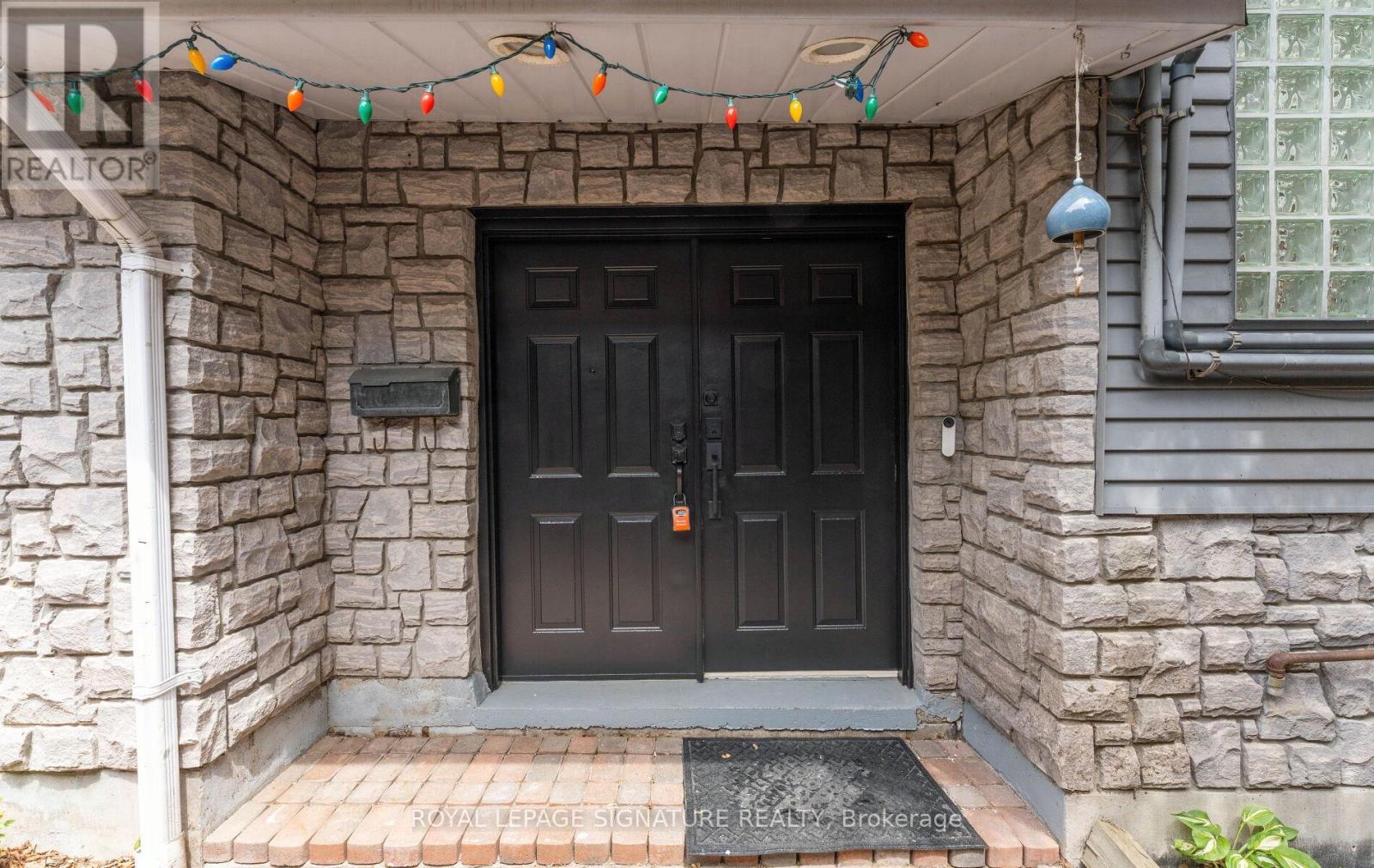 279 Birkdale Road, Toronto, Ontario  M1P 3S3 - Photo 2 - E13489216