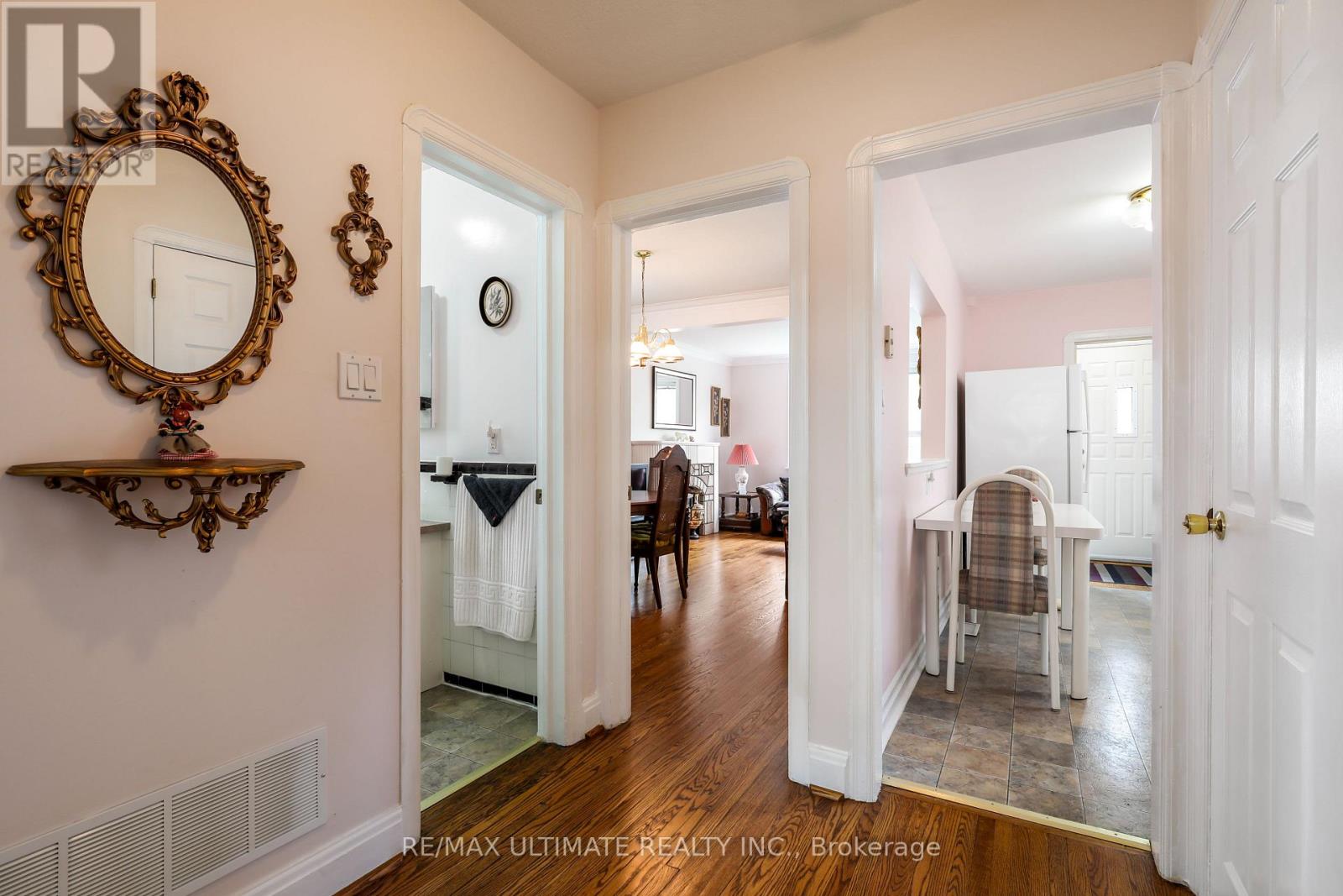 34 Doris Drive, Toronto, Ontario  M4B 3C8 - Photo 11 - E13489236