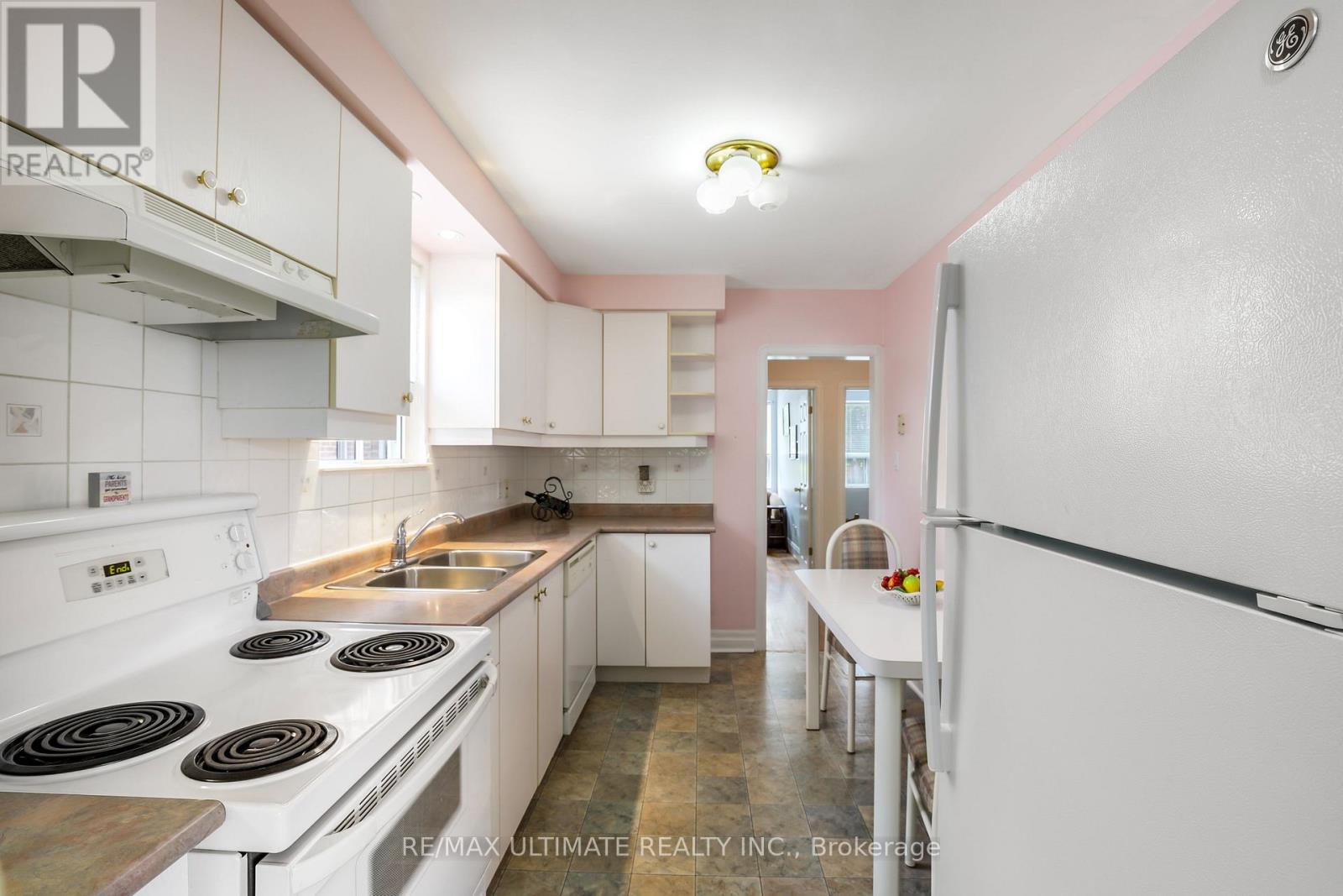 34 Doris Drive, Toronto, Ontario  M4B 3C8 - Photo 8 - E13489236