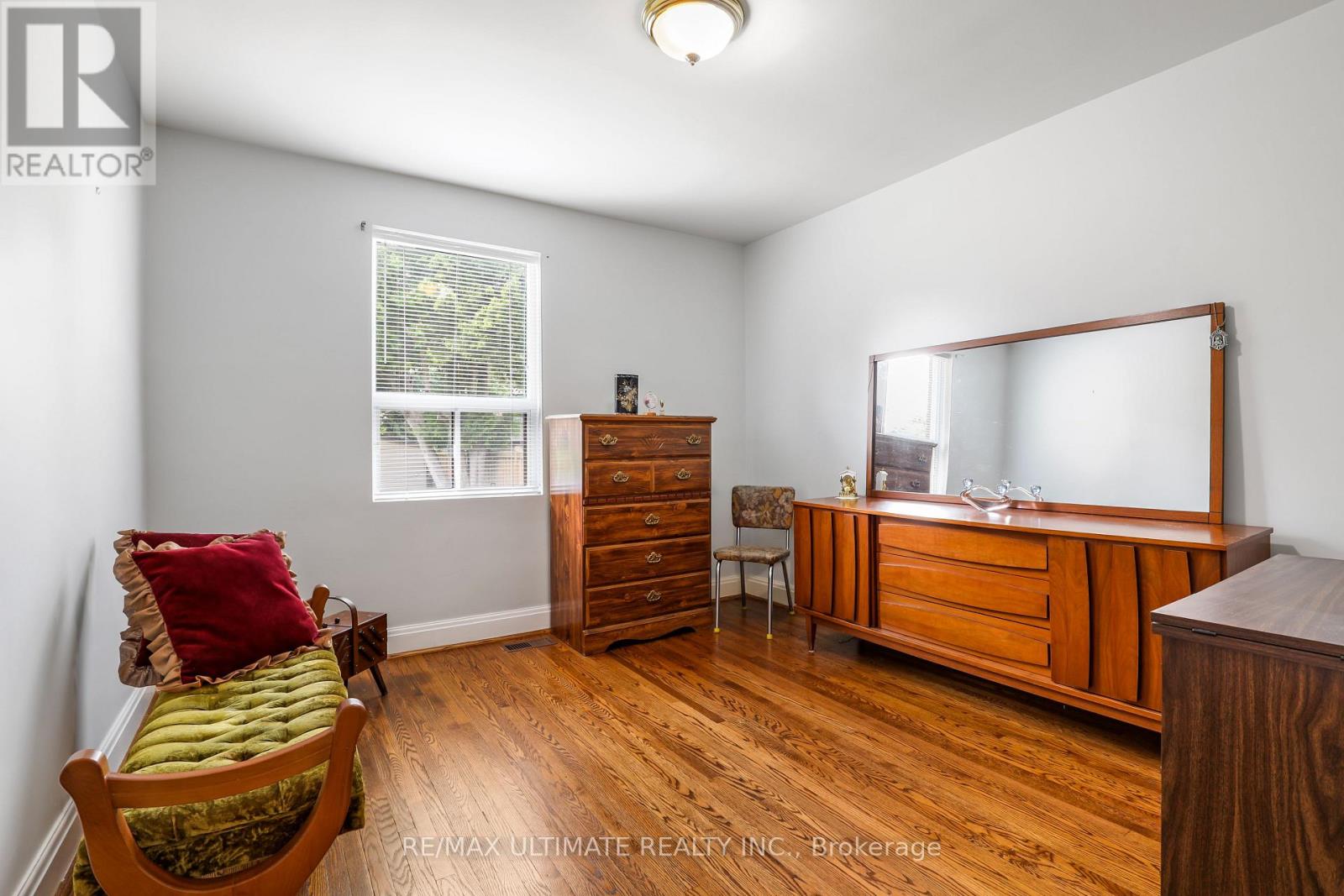 34 Doris Drive, Toronto, Ontario  M4B 3C8 - Photo 9 - E13489236