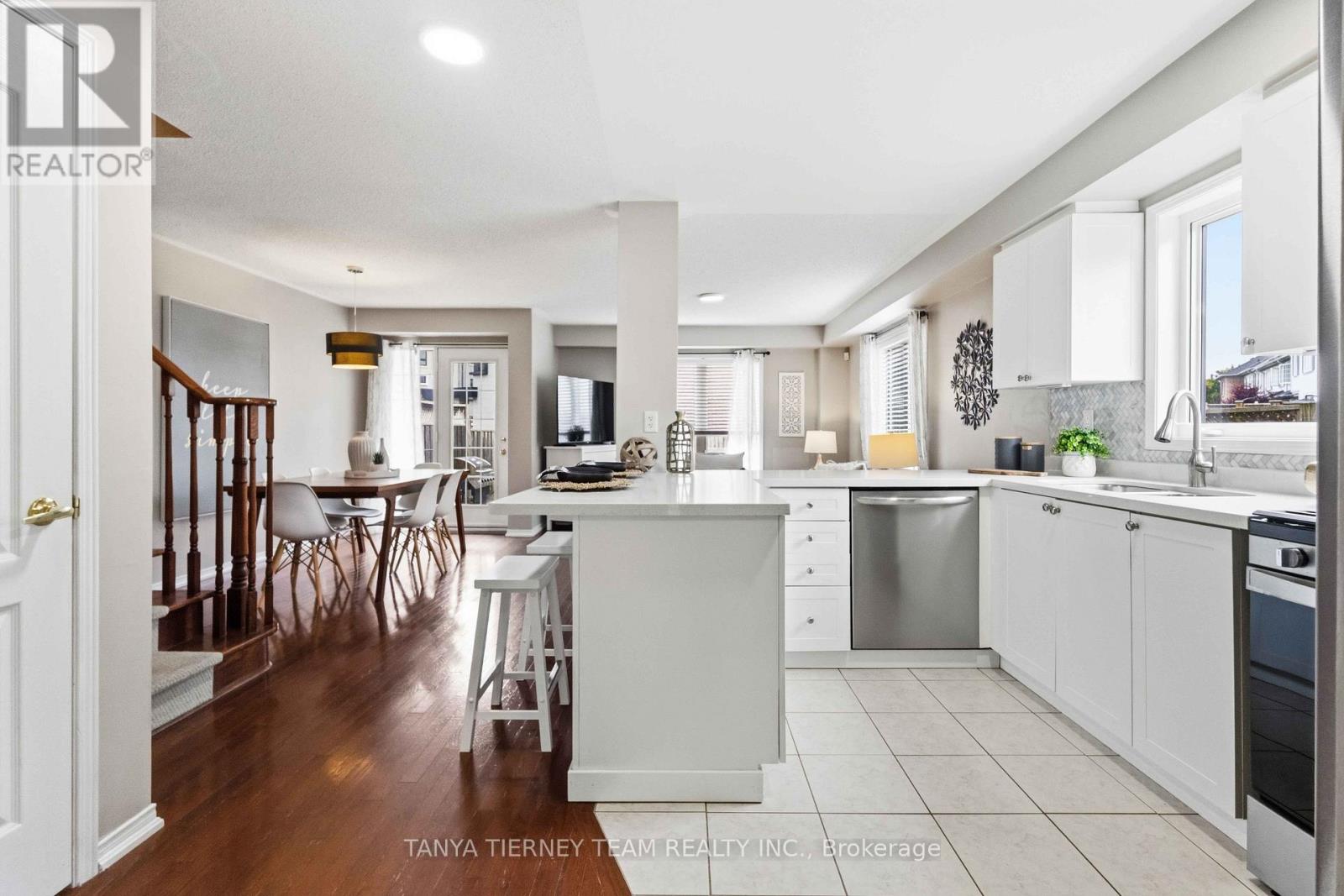 70 Tempo Way, Whitby, Ontario  L1M 1B7 - Photo 12 - E13489406