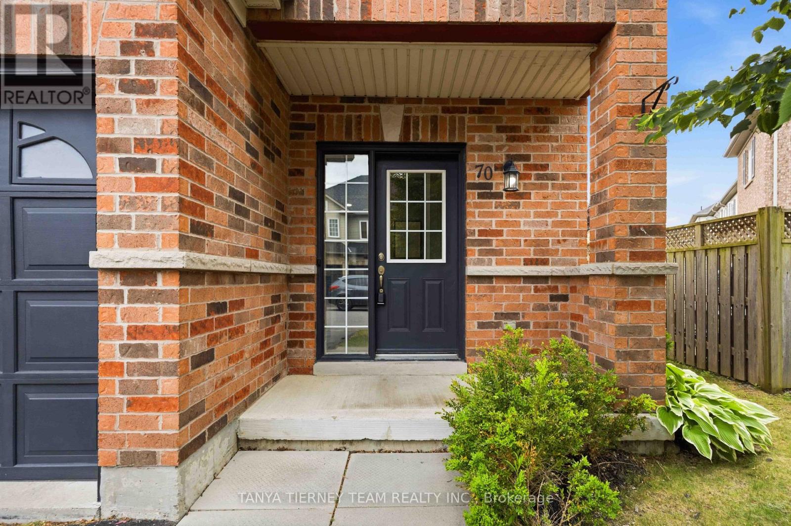 70 Tempo Way, Whitby, Ontario  L1M 1B7 - Photo 3 - E13489406