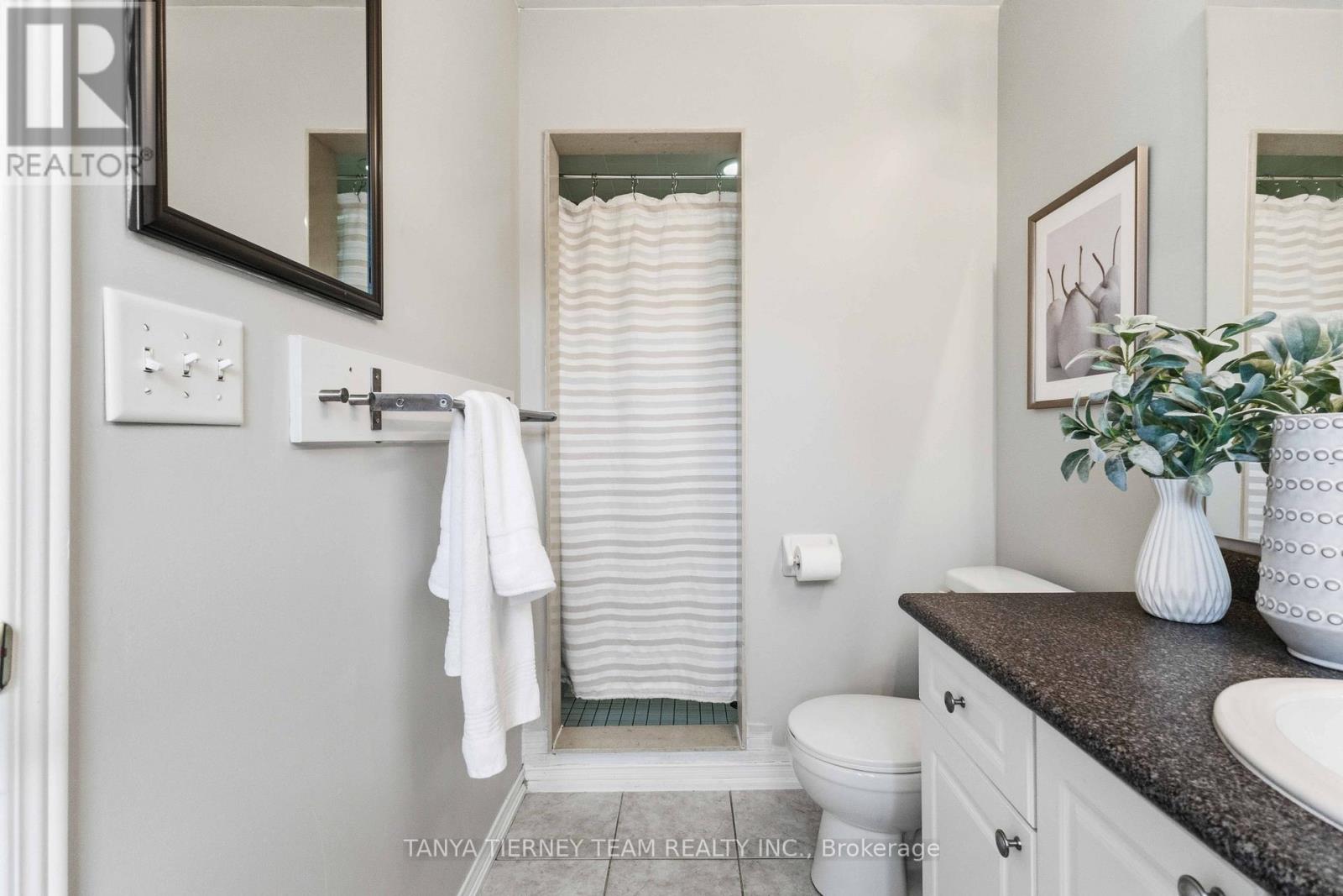 70 Tempo Way, Whitby, Ontario  L1M 1B7 - Photo 32 - E13489406