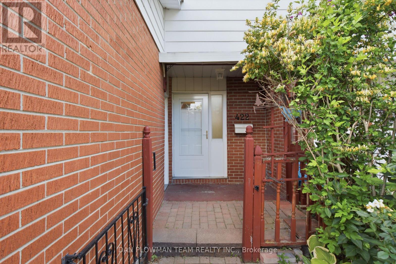 422 Lanark Drive, Oshawa, Ontario  L1J 6H6 - Photo 3 - E13489414