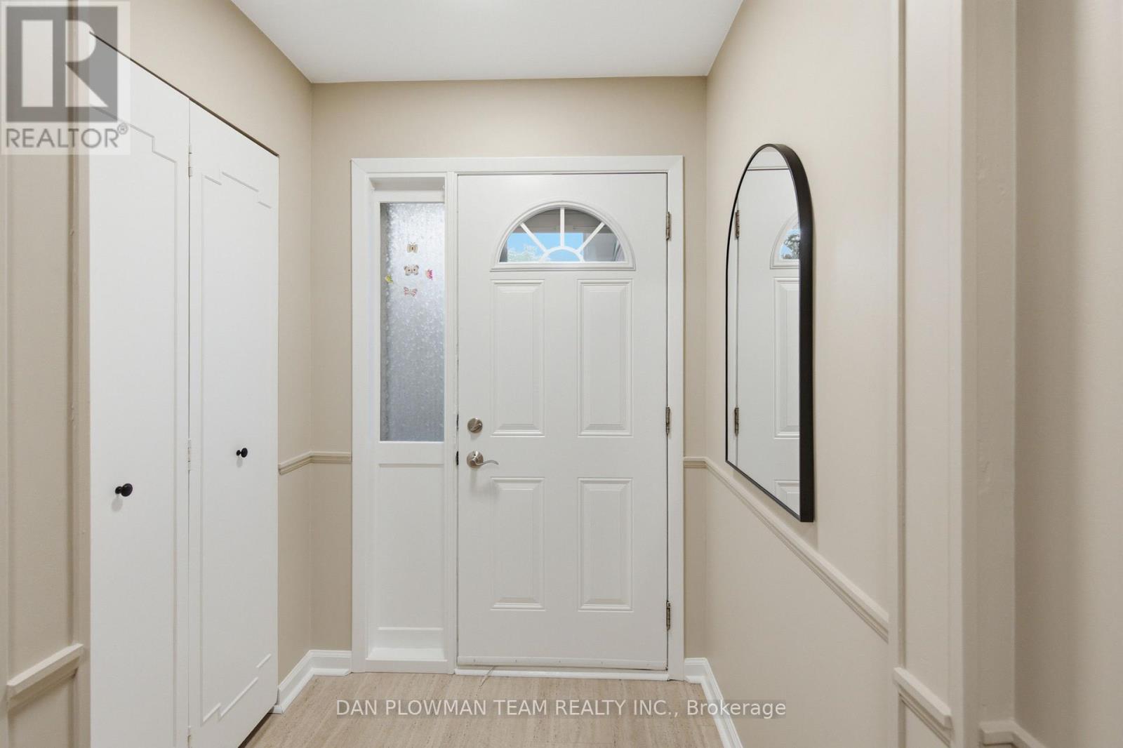 422 Lanark Drive, Oshawa, Ontario  L1J 6H6 - Photo 5 - E13489414