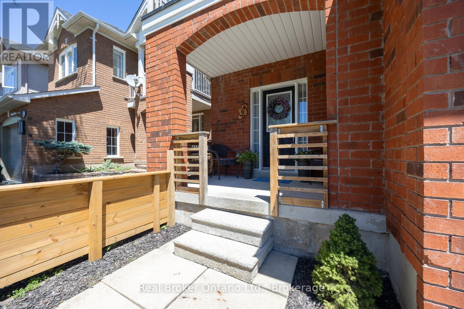 9 Candlebrook Drive, Whitby, Ontario  L1R 2V4 - Photo 4 - E13489726