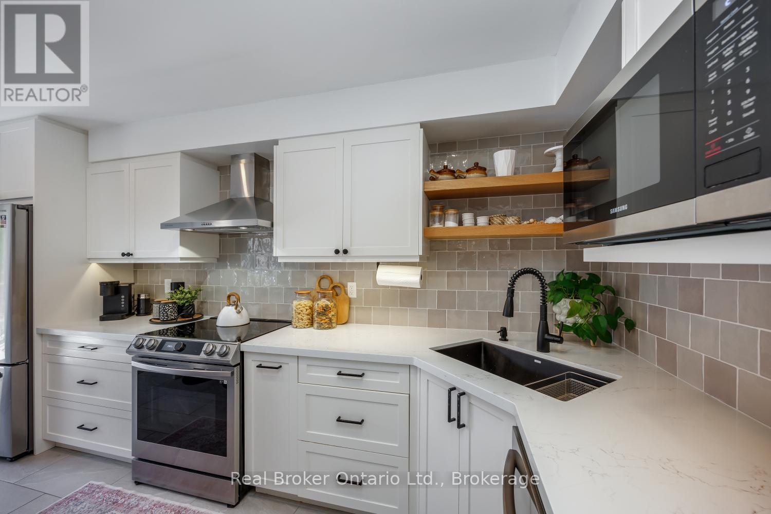 9 Candlebrook Drive, Whitby, Ontario  L1R 2V4 - Photo 8 - E13489726