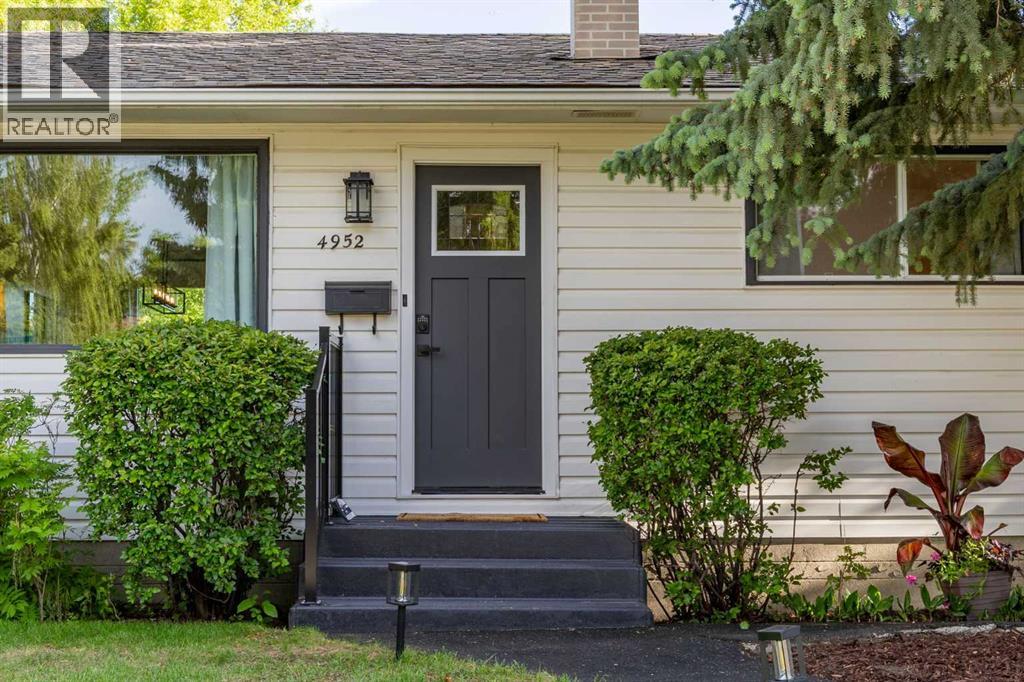 4952 Vanguard Road Nw, Calgary, Alberta  T3A 0R5 - Photo 2 - A2322982