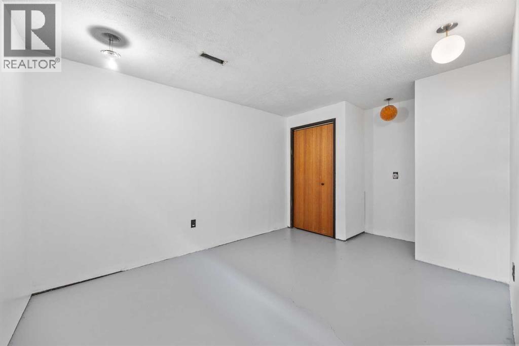 4952 Vanguard Road Nw, Calgary, Alberta  T3A 0R5 - Photo 30 - A2322982