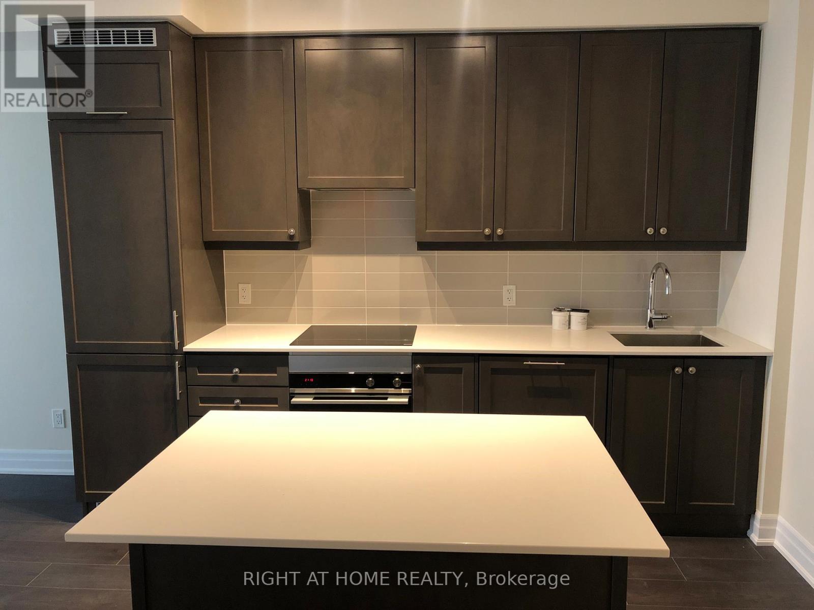 2105 - 9075 Jane Street, Vaughan, Ontario  L4K 0L7 - Photo 10 - N13487704