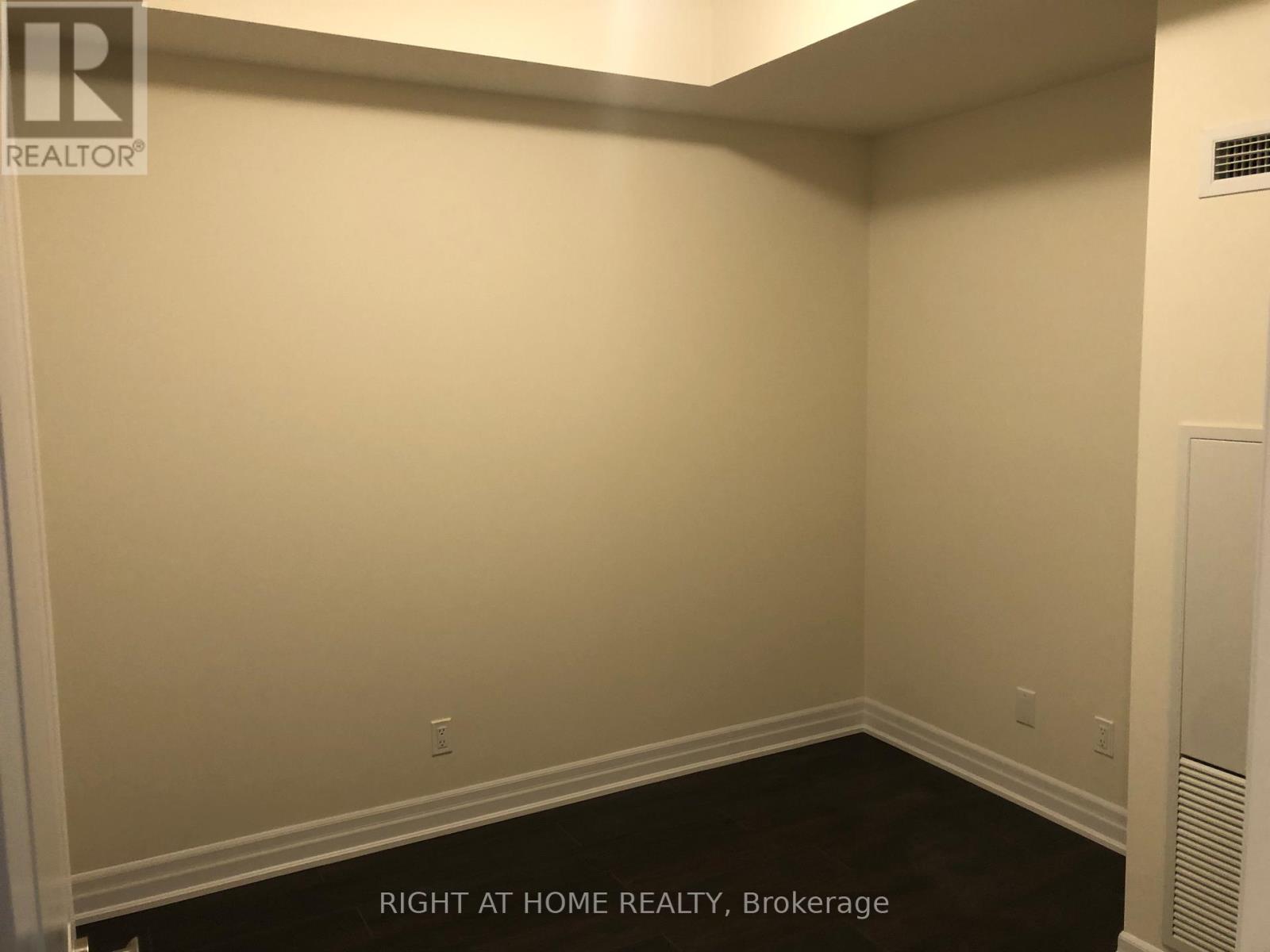 2105 - 9075 Jane Street, Vaughan, Ontario  L4K 0L7 - Photo 4 - N13487704