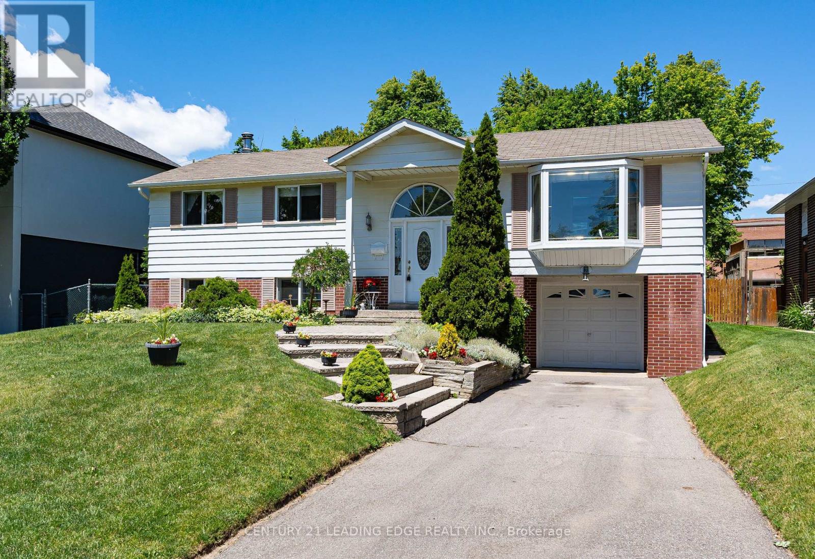 94 Southdale Drive, Markham, Ontario  L3P 1K2 - Photo 1 - N13488060
