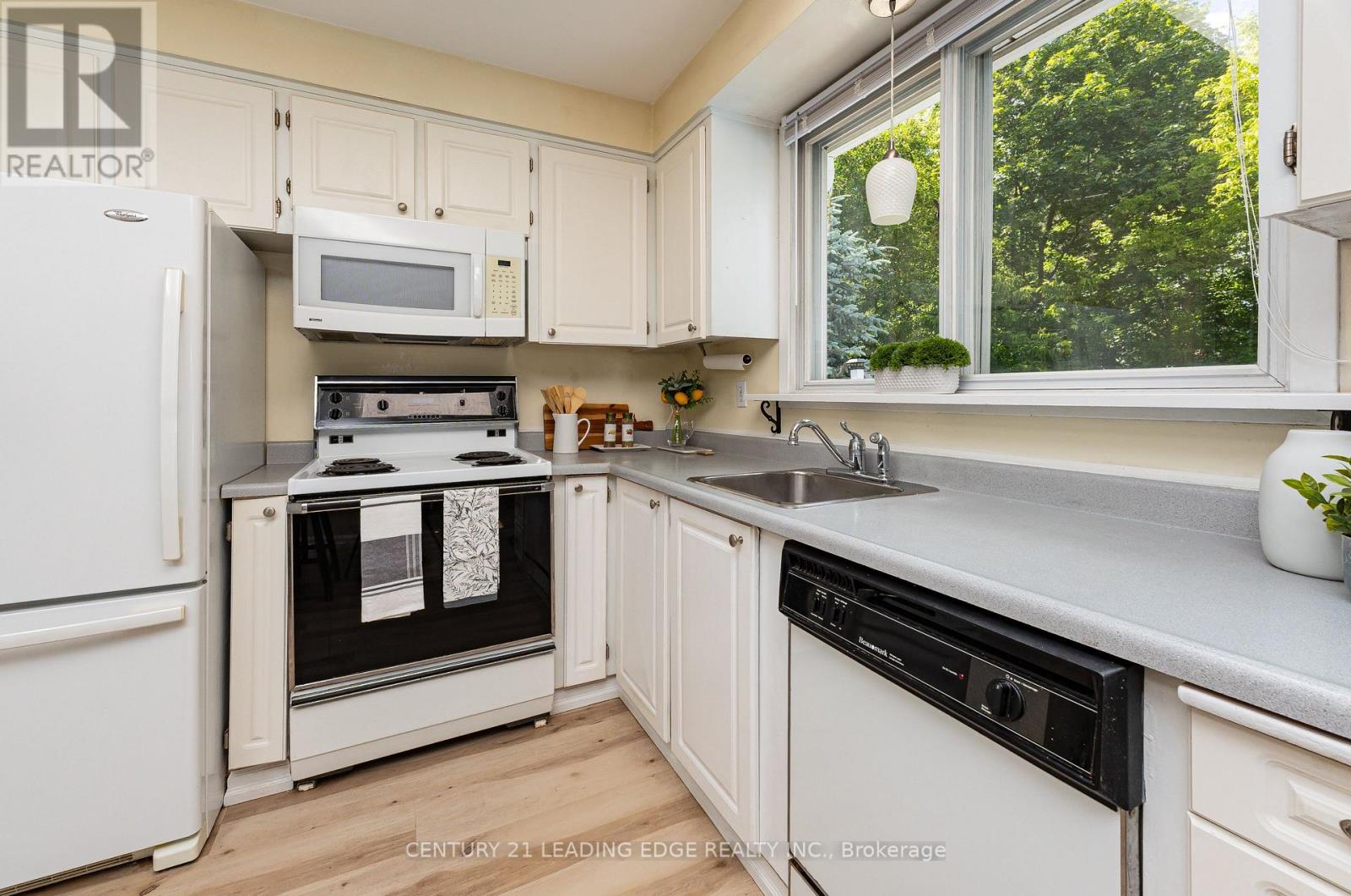 94 Southdale Drive, Markham, Ontario  L3P 1K2 - Photo 10 - N13488060