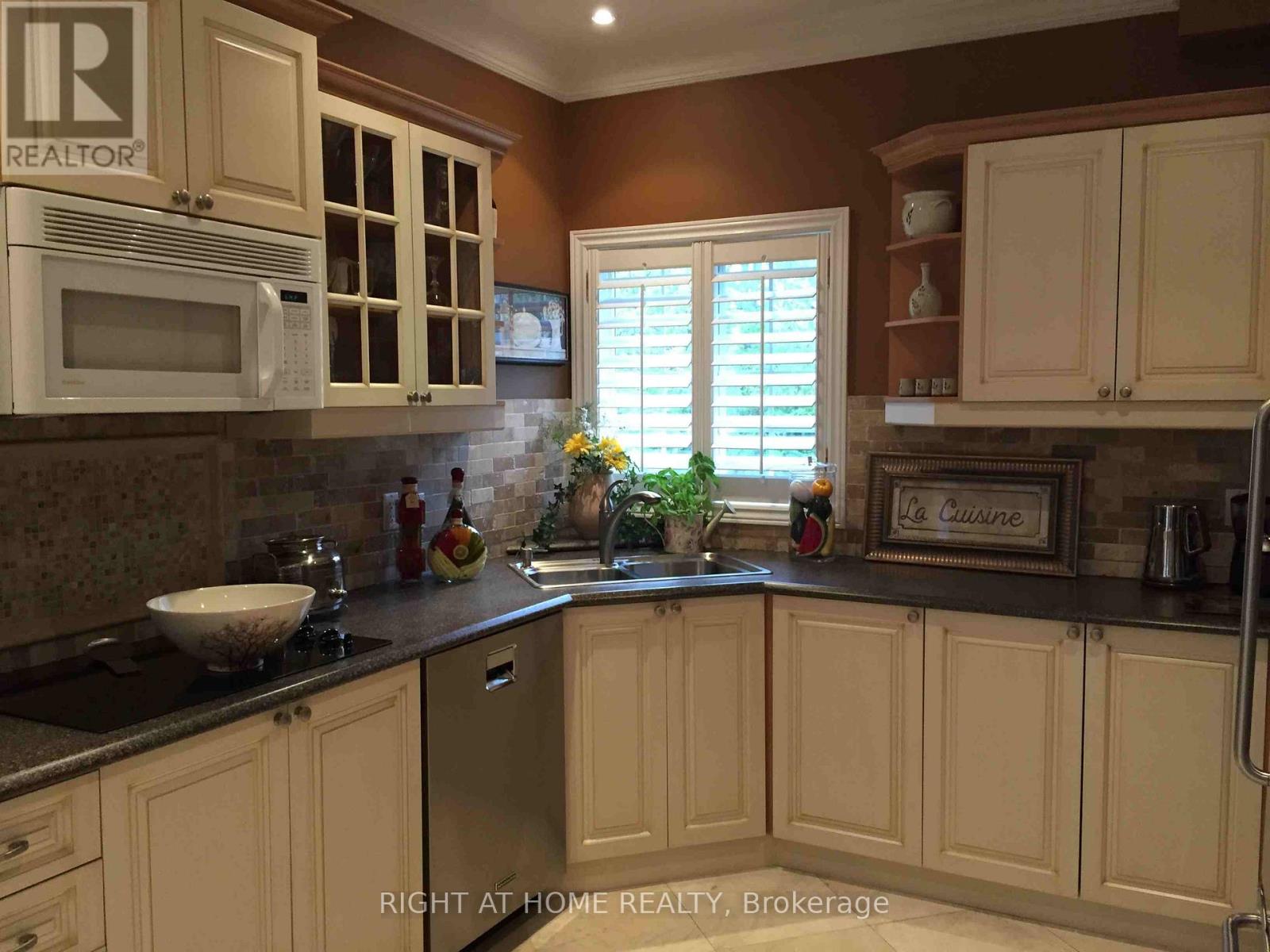 307 Sheridan Court, Newmarket, Ontario  L3Y 8P9 - Photo 21 - N13488162