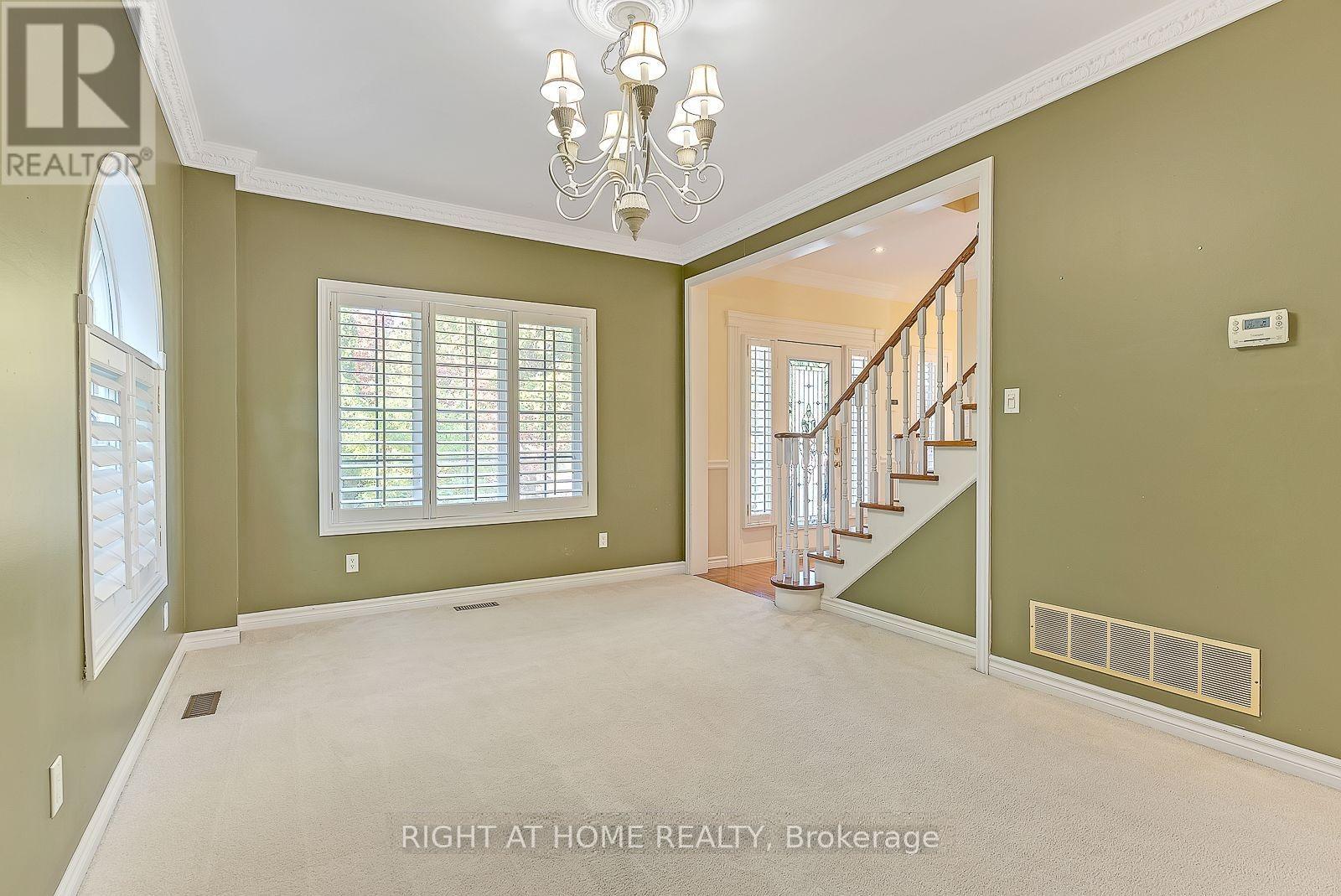 307 Sheridan Court, Newmarket, Ontario  L3Y 8P9 - Photo 6 - N13488162