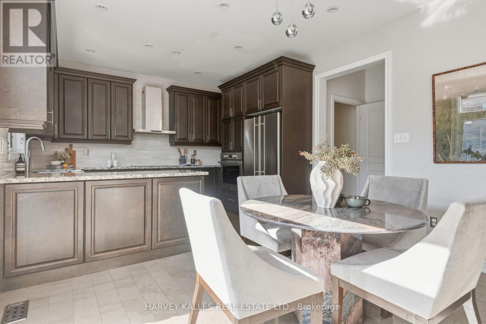 37 Grandwood Avenue, Whitchurch-Stouffville, Ontario  L4A 0M6 - Photo 12 - N13488292