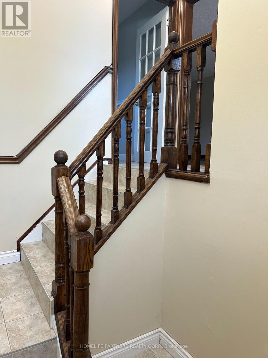Upper - 17 Ashburn Crescent, Vaughan, Ontario  L4L 1G8 - Photo 2 - N13488434