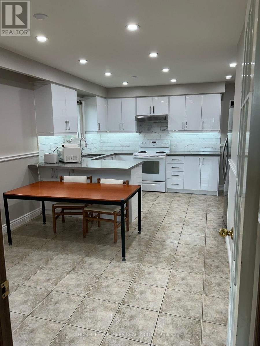 Upper - 17 Ashburn Crescent, Vaughan, Ontario  L4L 1G8 - Photo 3 - N13488434