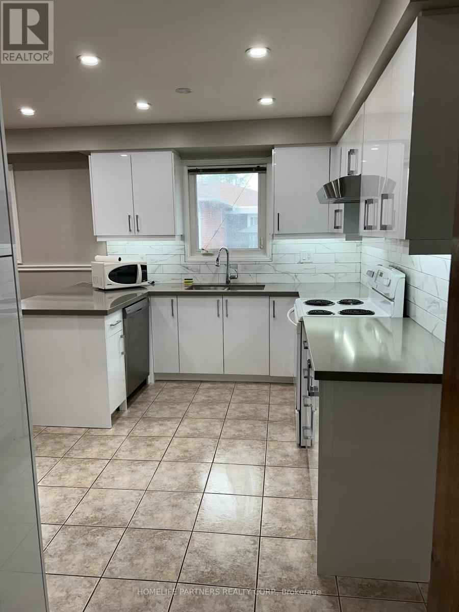 Upper - 17 Ashburn Crescent, Vaughan, Ontario  L4L 1G8 - Photo 4 - N13488434