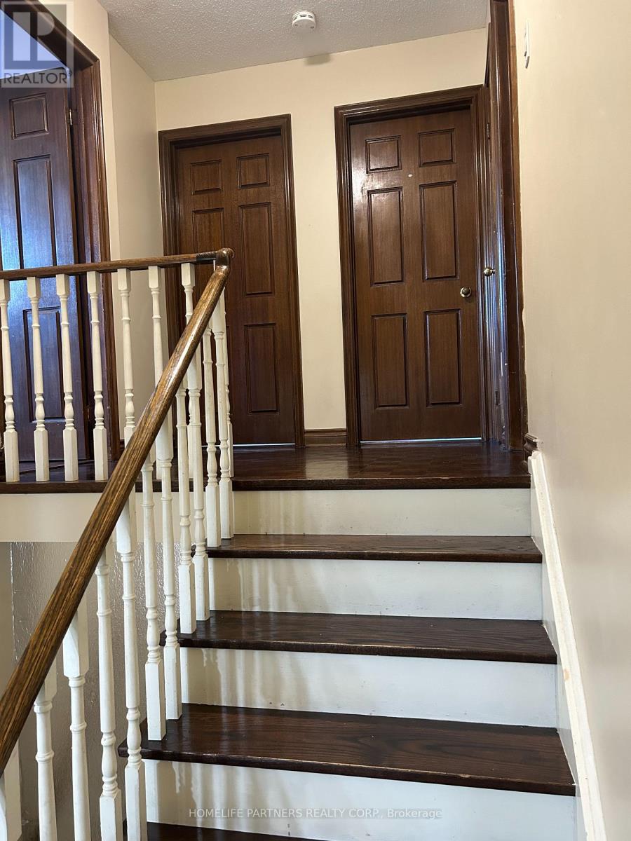 Upper - 17 Ashburn Crescent, Vaughan, Ontario  L4L 1G8 - Photo 7 - N13488434