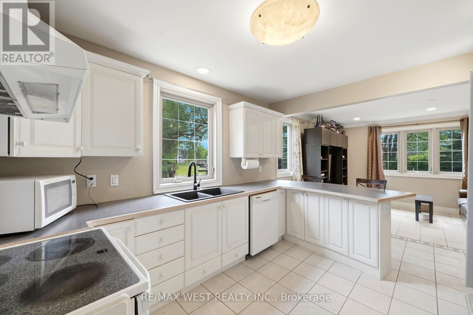 2 Kingswood Drive, King, Ontario  L7B 1K8 - Photo 21 - N13488504