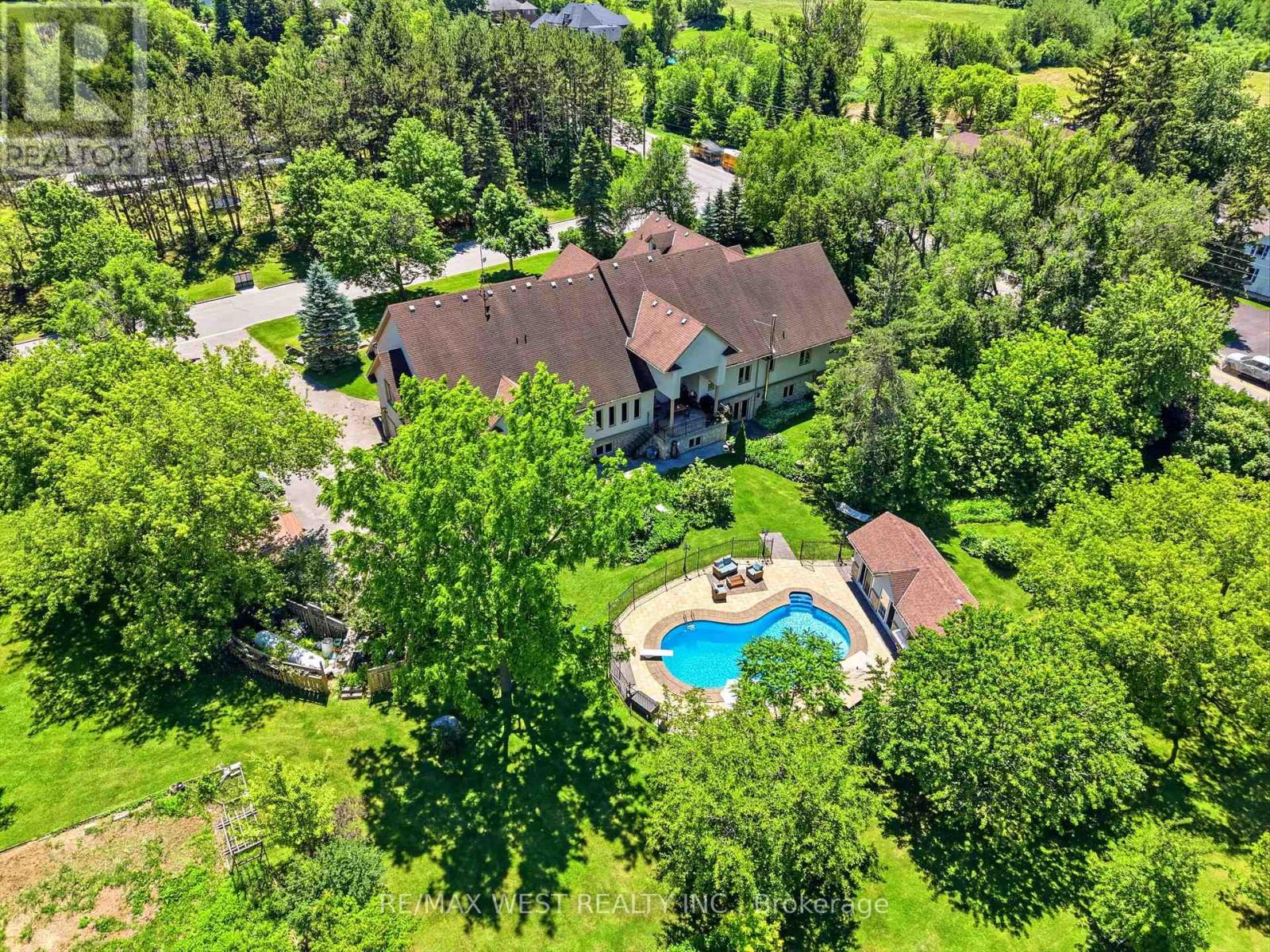 2 Kingswood Drive, King, Ontario  L7B 1K8 - Photo 35 - N13488504