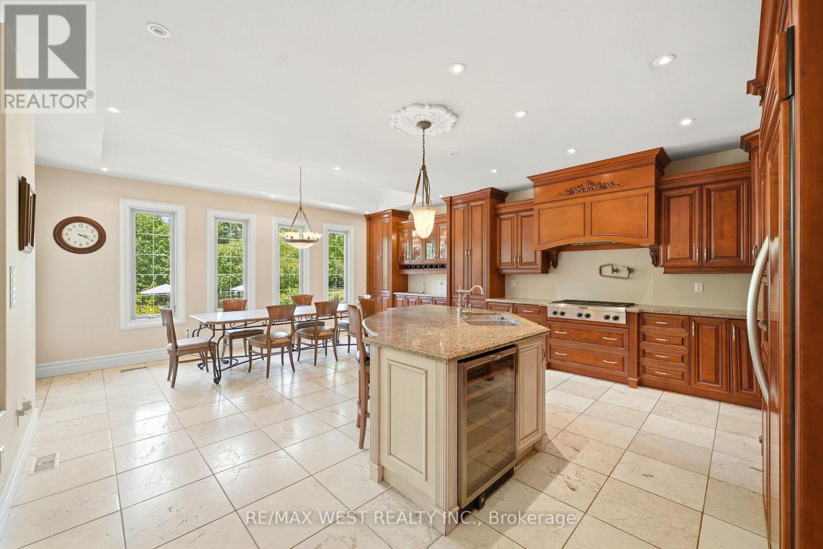 2 Kingswood Drive, King, Ontario  L7B 1K8 - Photo 7 - N13488504